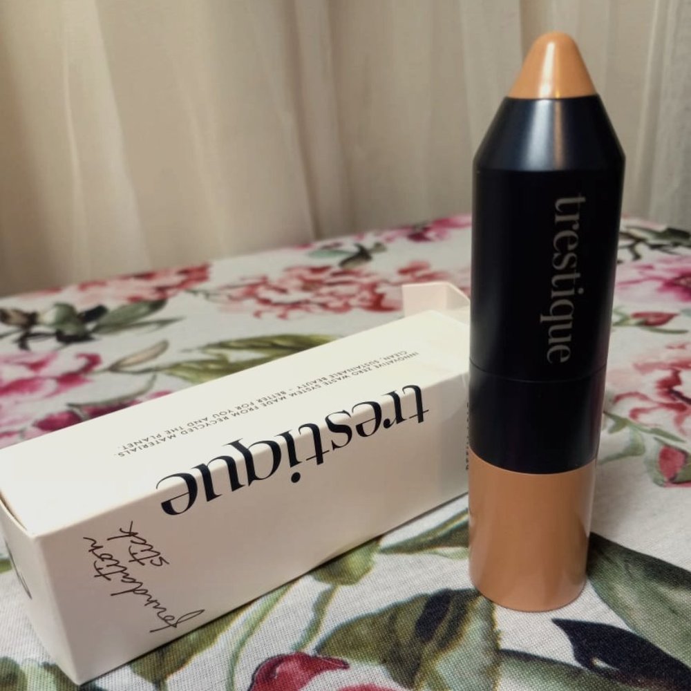 Trestique Refilable Foundation Stick w/Built-In Blender in Paradise Island Beige